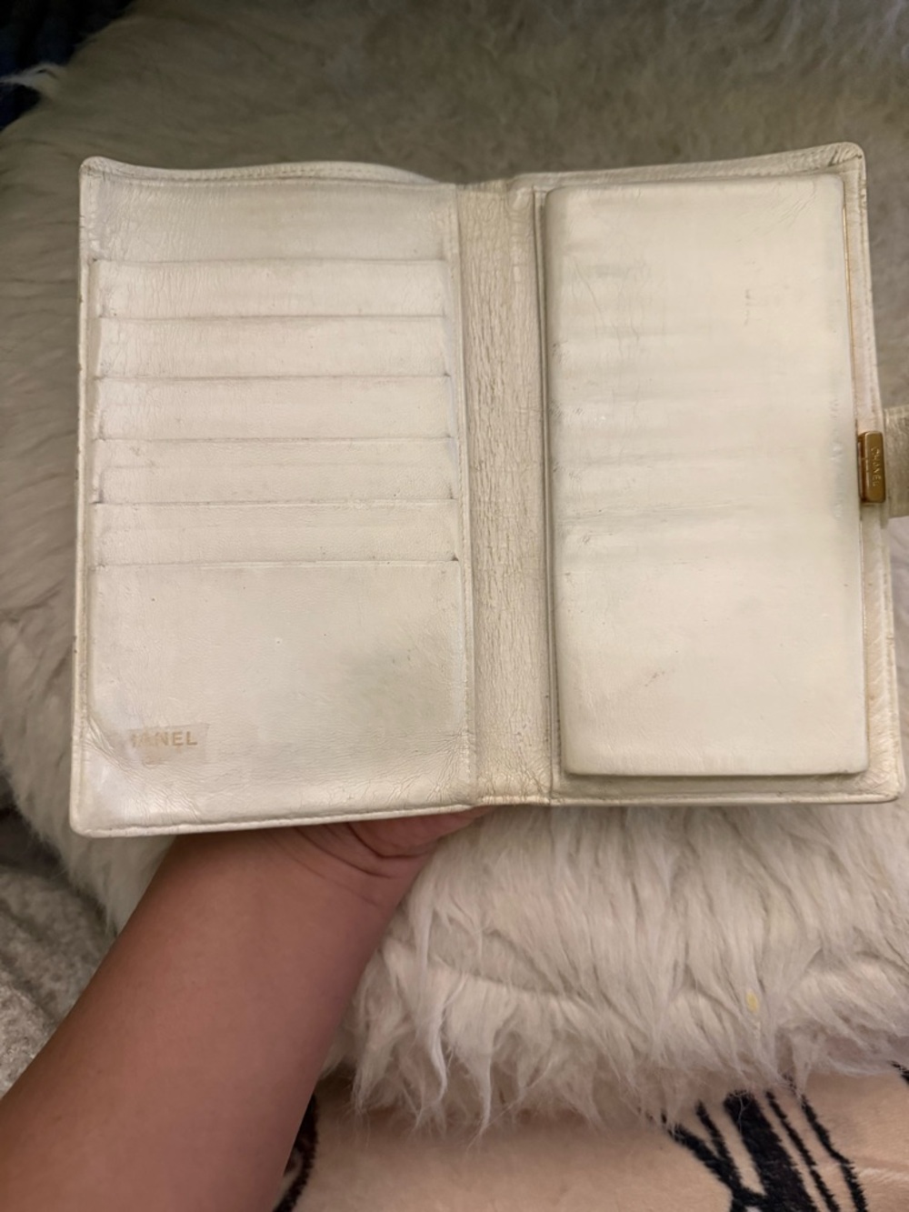 Authentic Vintage Chanel White Wallet - Picture 12 of 16
